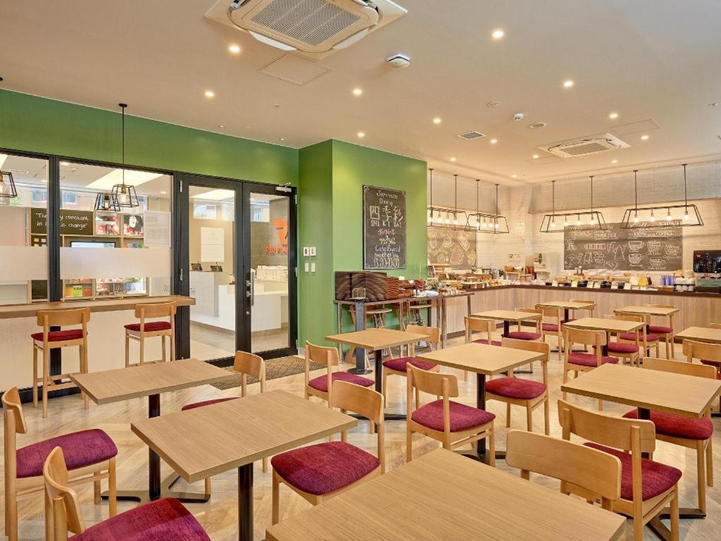 札幌薄野南红色星球酒店 酒店